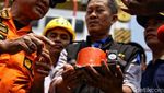 Momen Basarnas Serahkan Black Box Lion Air ke KNKT