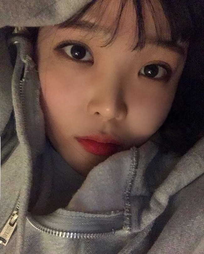 Chung Ah pun memiliki 37 ribu lebih pengikut di Instagram dan kerap membagikan potret memesona dirinya. Foto: Instagram