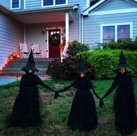 Tina Ostergaard habiskan Rp 300 juta dekorasi rumahnya jadi suasana Halloween 