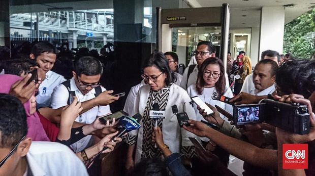 Finance Minister Sri Mulyani, after being examined at the Bawaslu office in Jakarta on Friday (11/2). 