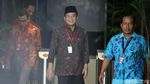 Jeda Salat Jumat, Taufik Kurniawan Lambaikan Tangan