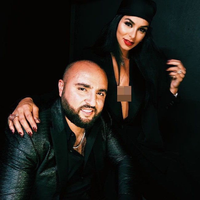 Beberapa tahun berselang ternyata wanita keturunan Lebanon itu kembali disorot karena ia pindah keyakinan. Rima Fakih pindah keyakinan dari muslim ke nasrani pada April 2016 karena menikah dengan tunangannya, Wassim Salibi, seorang produser musik.  Foto: Instagram (@rimafakih)