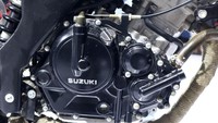 Pemilihan modifikasi bergaya Neo Scrambler ini merupakan representasi Booth Suzuki bertema have fun with Suzuki technology pada gelaran IMOS 2018 kali ini. Foto: Agung Pambudhy