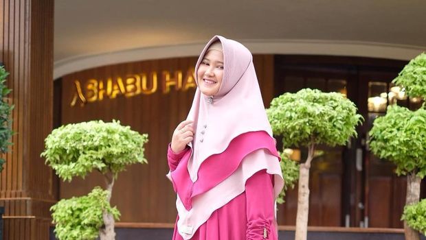 Dewi Permata.