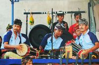 Diiringi oleh musik (istimewa/Andhy)