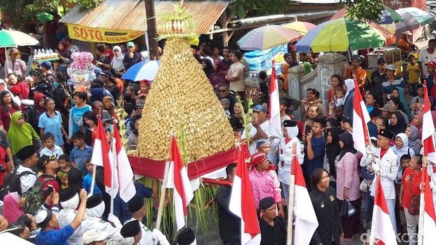 30 Ribu Apem Dibagikan Gratis dalam Tradisi Saparan di Boyolali
