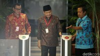 KPK menjerat Taufik sebagai tersangka karena diduga menerima duit Rp 3,65 miliar dari Yahya Fuad. Uang itu diduga terkait dengan perolehan anggaran Dana Alokasi Khusus (DAK) fisik pada APBN-P 2016. Sprindik Taufik sendiri sudah terbit pada 18 Oktober 2018.