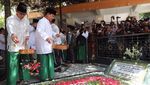 Kala Prabowo-Sandi Bersarung Hijau