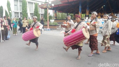 Foto: 2.000 Siswa di Lombok Meriahkan Festival Budaya