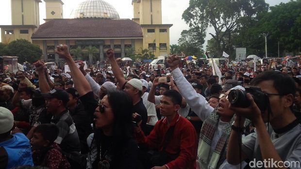Aksi Bela Tauhid di Garut Ditutup dengan Isak Tangis
