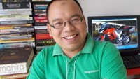 Mustofa diperiksa di Direktorat Tindak Pidana Siber Bareskrim Polri, Jl Trunojoyo, Jakarta Selatan. Statusnya sudah ditetapkan sebagai tersangka. Ya kalau sudah ditangkap harusnya sudah tersangka, jelas Dedi.