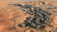 Lokasi persis Hotel Qasr Al Sarab ada di Empty Quarter, di Rubal Khali dalam bahasa Arab atau gurun pasir terbesar di dunia yang tak terganggu aktivitas manusia di Abu Dhabi, UEA. 2 jam perjalanan darat dari kota (Qasr Al Sarab/Anantara/CNN Travel)