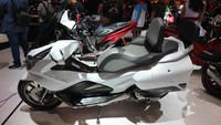 PCX Touring ini digarap oleh builder Tomy Gunawan yang berasal dari Jakarta Barat. Foto: Agung Pambudhy