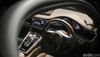 Beginilah penampilan Interior mewah Panamera Sport Tourismo.