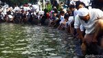 Salat Asar Berjamaah, Peserta Aksi 211 Wudu di Bundaran Patung Kuda