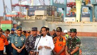 Jokowi juga menyampaikan dukacita ke keluarga korban. Dia berharap kecelakaan seperti ini tak terulang lagi.