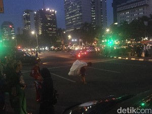 Massa Aksi Bela Tauhid 211 Bubar, Lalin di Monas Kembali Dibuka