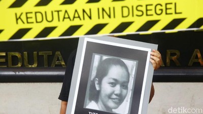 Tuti Dihukum Mati, Demonstran Segel Kedubes Saudi