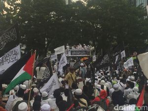 Lagu Dukungan Prabowo Presiden Menggema di Aksi 211