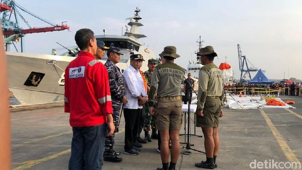 Apresiasi Tim SAR Gabungan, Jokowi Minta Pencarian Korban Dilanjutkan