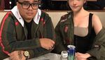 Pose Kulineran Thalasya, Wanita Mirip Boneka yang Doyan Ngopi dan Jajan Rujak