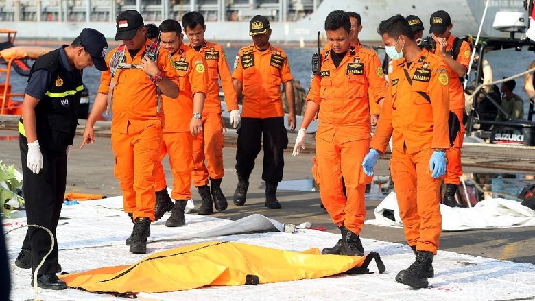 Misteri Penumpang Tak Masuk Manifes Ditelusuri Lion Air Misteri Penumpang Tak Masuk Manifes Ditelusuri Lion Air
