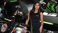 Di Indonesia Motorcycle Show (IMOS) 2018, PT Kawasaki Motor Indonesia (KMI) menghadirkan sekitar 50 unit motor.