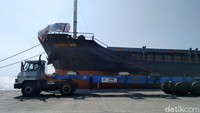 Tampak sebuah kapal telah bersandar di New Port (MNP) Tahap I A.