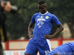 Predator Persib, Ezechiel Ndouassel bisa dimainkan lagi dan turut berlatih di markas Bhayangkara itu. Sebelumnya, Ezechiel, tidak ikut membela Persib karena harus menjalani hukuman dari Komdis PSSI.