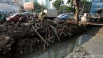 Proyek Galian Saluran Got di Mangga Besar Bikin Macet