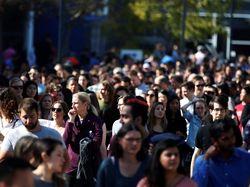 Penampakan Ribuan Karyawan Google Demo Besar-besaran