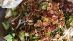 Hari Jumat Enaknya Jajan Nasi Lengko yang Murah Meriah