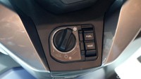 Fitur keyless di Honda Forza. Foto: Agung Pambudhy