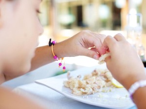 5 Tips Mengatasi Anak Susah Makan