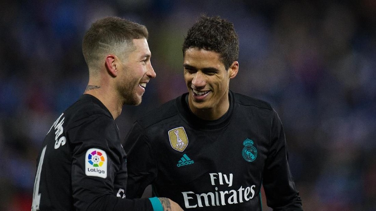 Raphael Varane dinilai lebih hebat ketimbang Sergio Ramos (Denis Doyle/Getty Images)