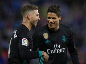 Van Dijk: Ramos Bukan Bek Hebat, tapi Varane