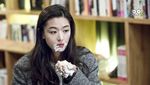 Duh, Pose Jun Ji-hyun Saat Kulineran Ini Bikin Gagal Fokus