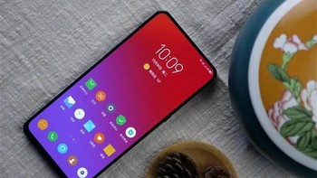 Lenovo Z5 Pro punya screen to body mencapai 95,06%. Foto: Sina Mobile