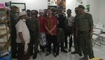 Foto: Sidak Toko Jual Produk China di Lokasi Wisata Bali