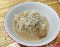 Baso Aci Kalimanjaro: Ngebakso Aci Kenyal Berkuah Pedas Mantap