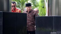 KPK menjerat Taufik sebagai tersangka karena diduga menerima duit Rp 3,65 miliar dari Yahya Fuad.
