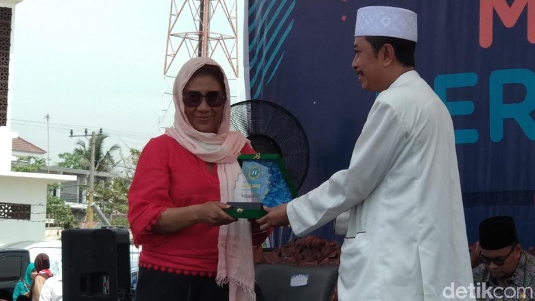 Penjelasan Susi Soal Santri di Jatim yang Menunggu hingga 3 Jam Penjelasan Susi Soal Santri di Jatim yang Menunggu hingga 3 Jam