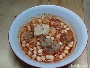 Baso Aci Kalimanjaro: Ngebakso Aci Kenyal Berkuah Pedas Mantap