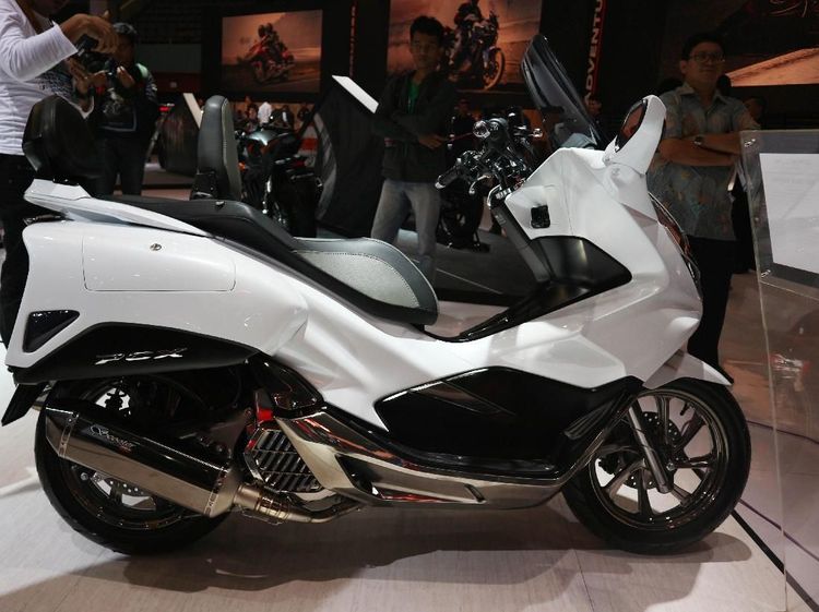 Honda PCX Rasa Goldwing