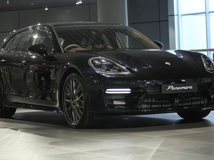Porsche Banderol Panamera Sport Tourismo Seharga Rp 3,5 Miliar