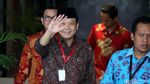 Jeda Salat Jumat, Taufik Kurniawan Lambaikan Tangan