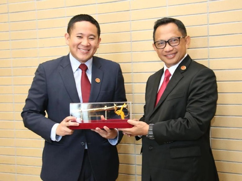 Kapolri Yakinkan Indonesia Aman ke Pejabat Singapura Kapolri Yakinkan Indonesia Aman ke Pejabat Singapura