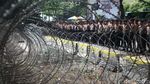 Kawal Massa Aksi 211, Pagar Berduri Dibentangkan