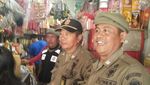 Foto: Sidak Toko Jual Produk China di Lokasi Wisata Bali