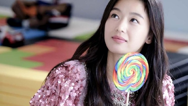 Artis Korea lain yang juga masuk dalam daftar 10 besar adalah Jun Ji Hyun. Aktris yang sering disebuat sebagai wanita tercantik Korea ini memang punya kecantikan klasik. Foto: Instagram only_giannajun